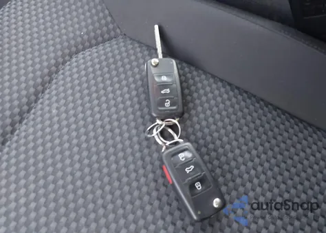 2013 Volkswagen Passat S from USA, damaged, VIN 1VWAP7A39DC085326